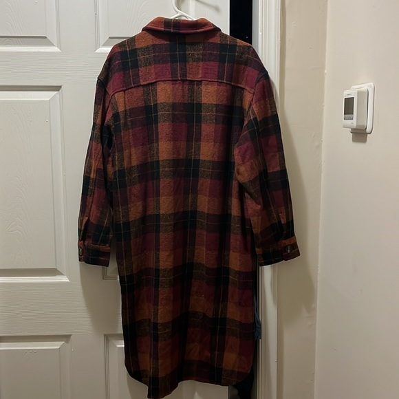 Ladies long plaid shacket - Picture 7 of 7